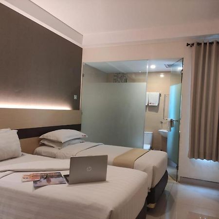 Sumi Hotel Surabaya Ngoại thất bức ảnh