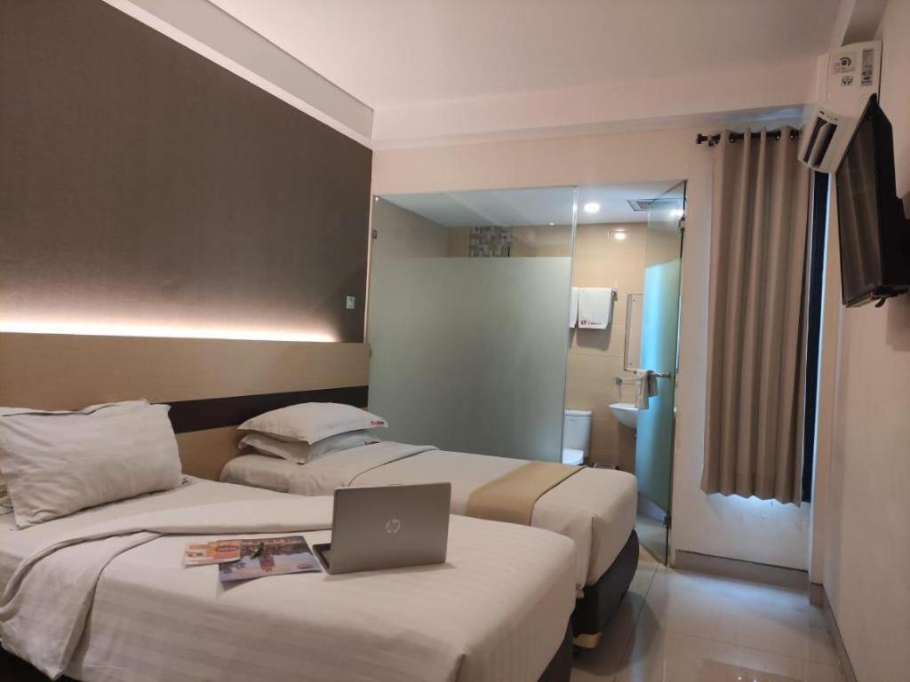 Sumi Hotel Surabaya Ngoại thất bức ảnh